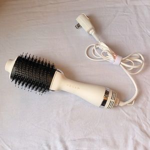 Monat hairdryer brush
